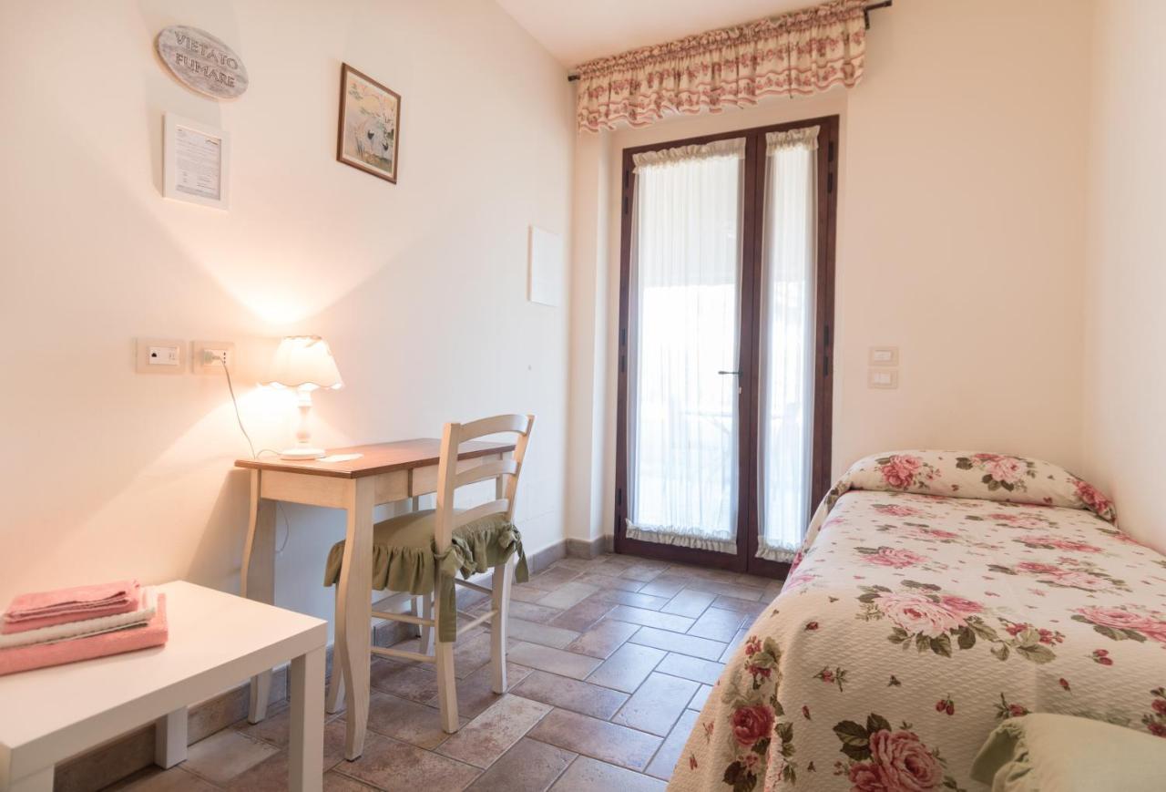 バスティーア・ウンブラ Rosa Di Assisi Bed & Breakfast エクステリア 写真